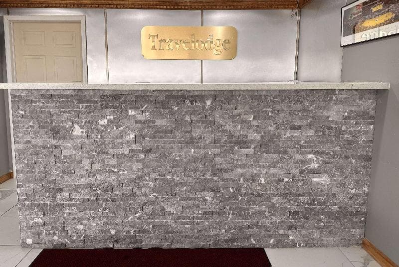 Travelodge by Wyndham Bloomington 4