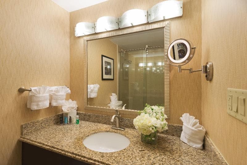 Crowne Plaza Boston - Woburn 5