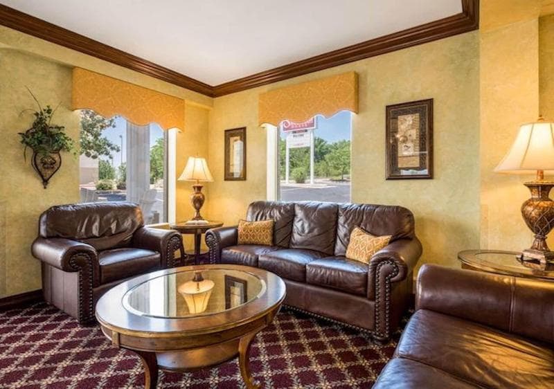 Savannah House Hotel 2