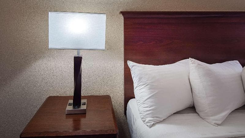 Best Western Burlington Inn 4