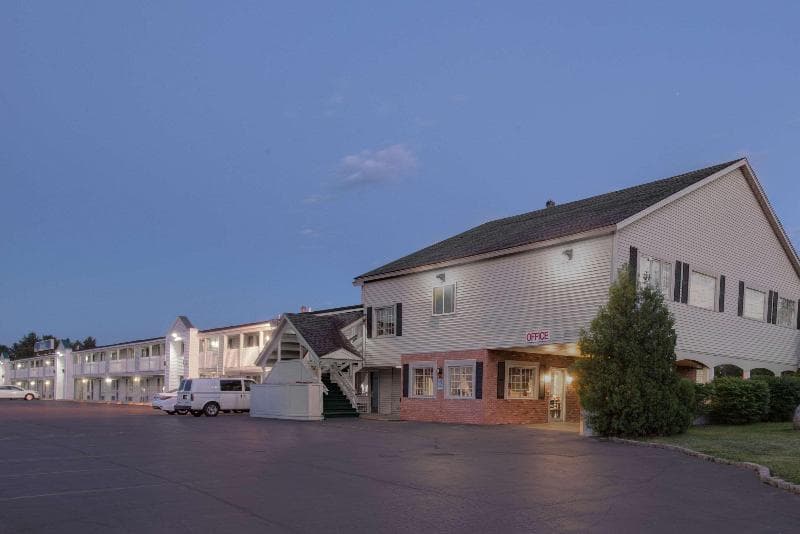 Travelodge By Wyndham Bangor 4