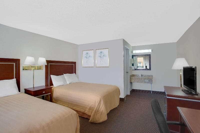 Travelodge By Wyndham Bangor 2