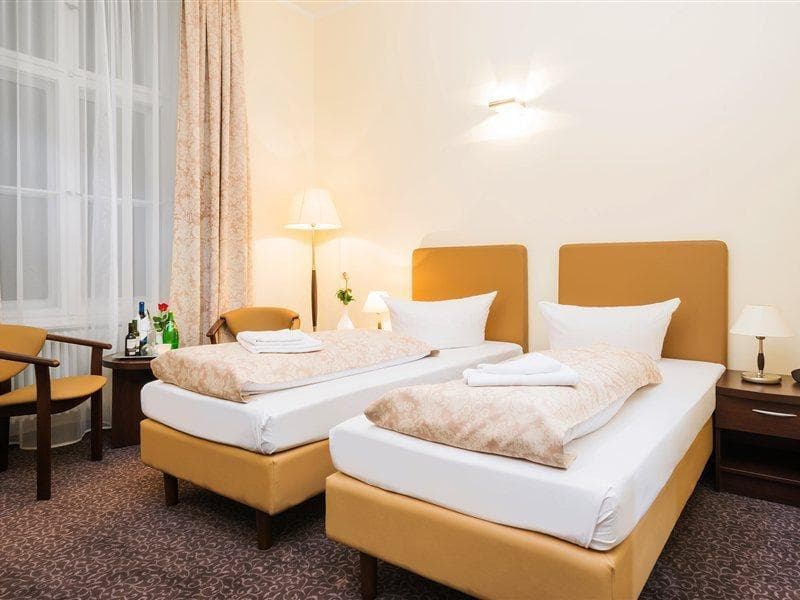 Upper Room Hotel 4