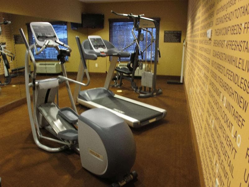 La Quinta Inn & Suites by Wyndham Bismarck 2