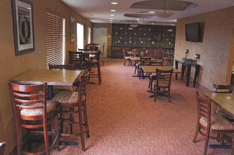 La Quinta Inn & Suites by Wyndham Bismarck 3