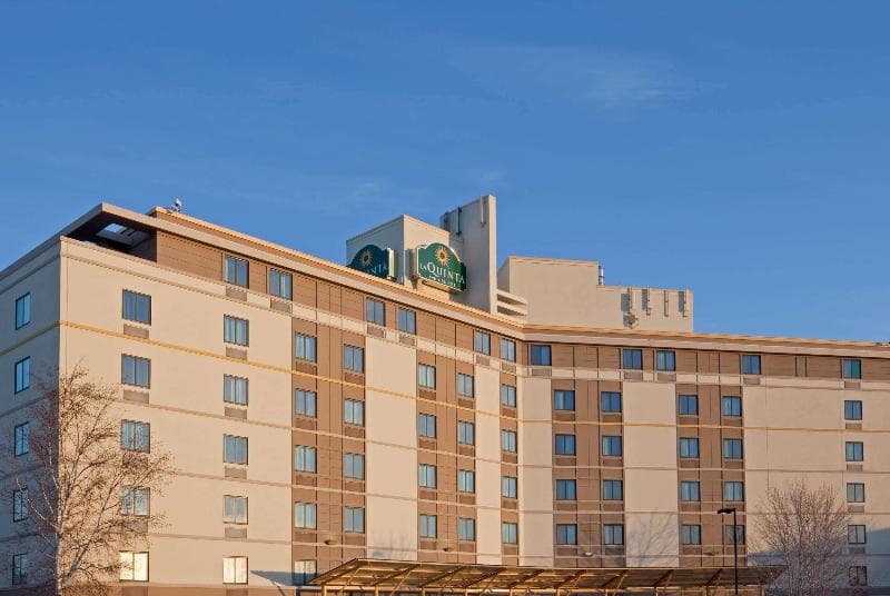 La Quinta Inn & Suites by Wyndham Boston Somerville photo 1