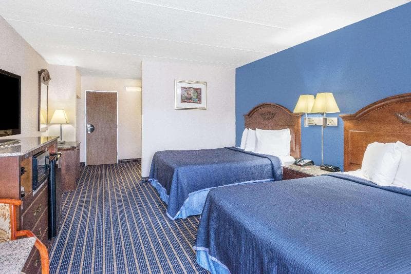 Howard Johnson by Wyndham Bangor 3