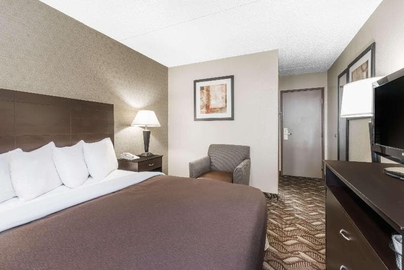 Days Inn by Wyndham Bismarck 2