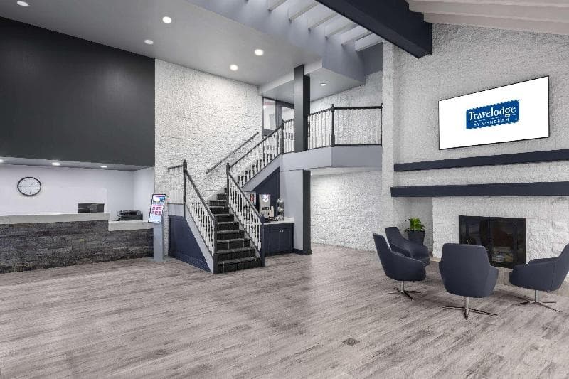 Travelodge By Wyndham Barrie 5