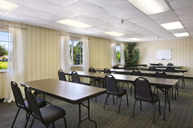 Microtel Inn & Suites By Wyndham Baton Rouge 2