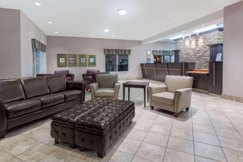 Ramada By Wyndham Brooks 2