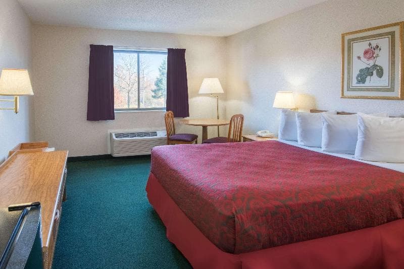 Days Inn by Wyndham Wooster 4