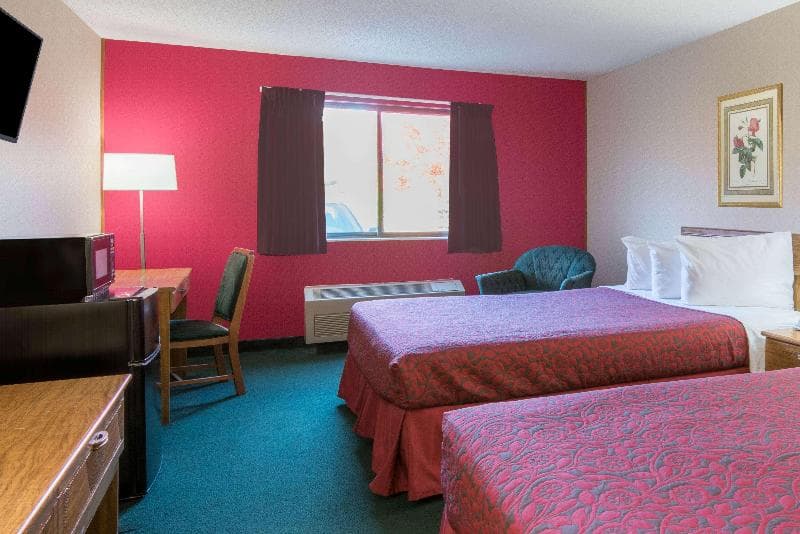 Days Inn by Wyndham Wooster 5