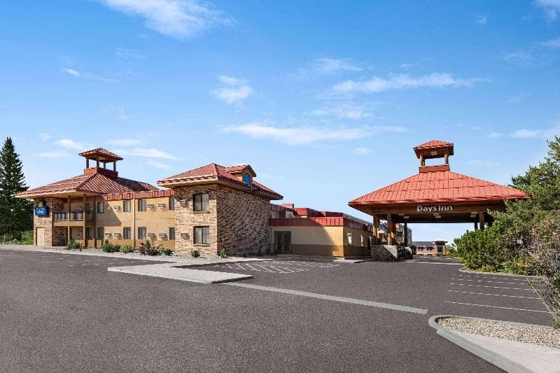 Days Inn & Suites by Wyndham Bozeman 3