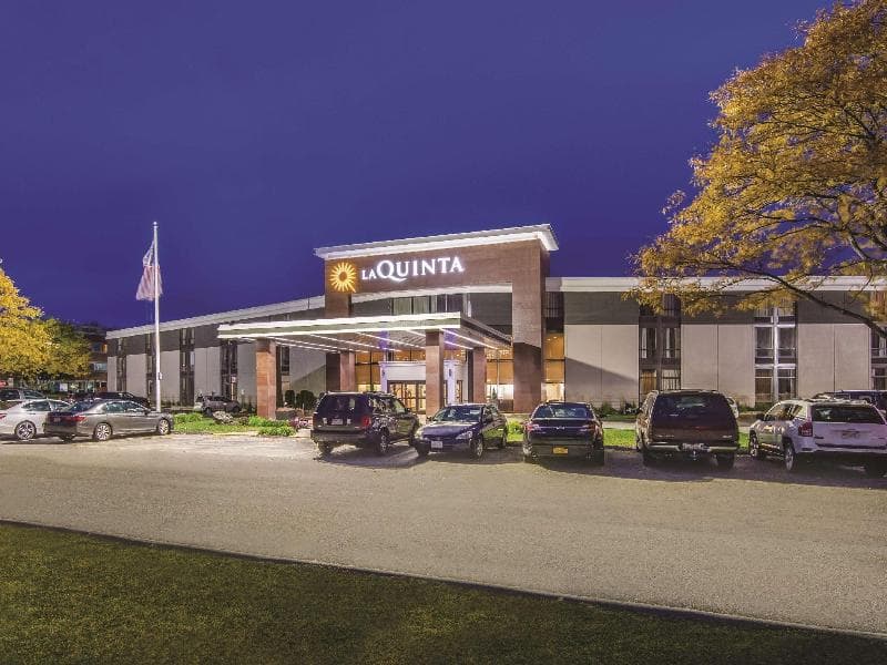 La Quinta Inn & Suites by Wyndham Boston-Andover 4