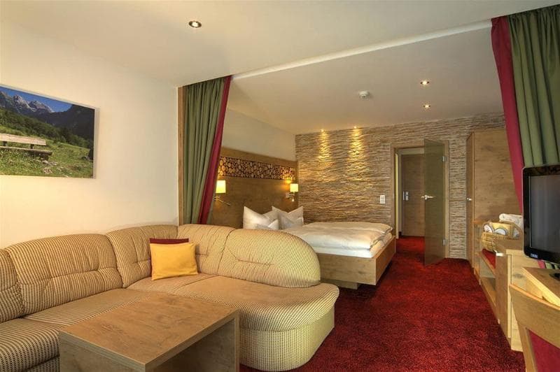 Alm- & Wellnesshotel Alpenhof (Adults Only) 4