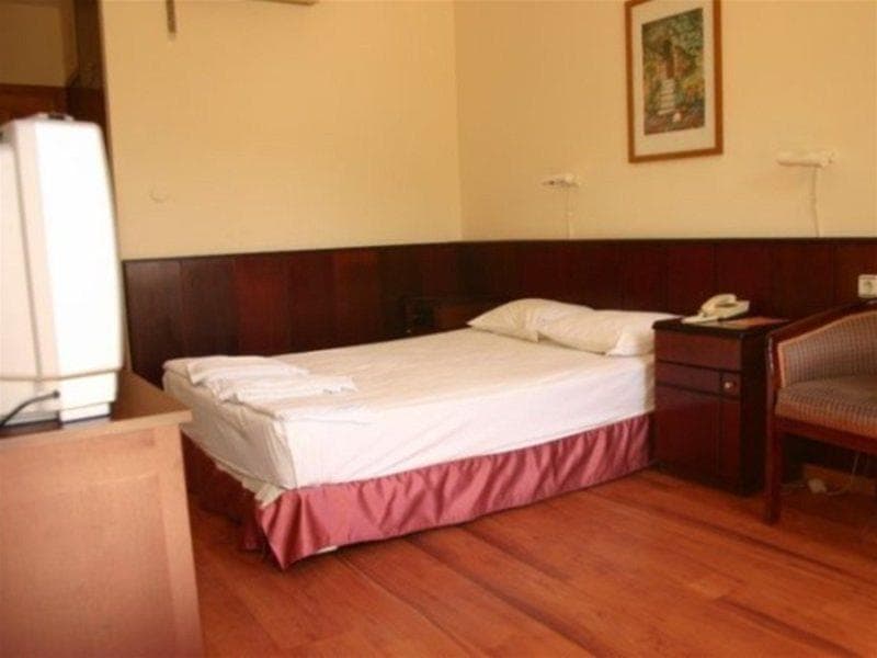 Hotel Bronze 3
