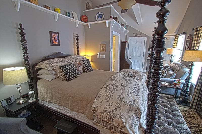 Phineas Swann Bed & Breakfast Country Inn 4