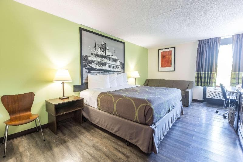 Super 8 by Wyndham Branson/Andy Williams Theatre 3