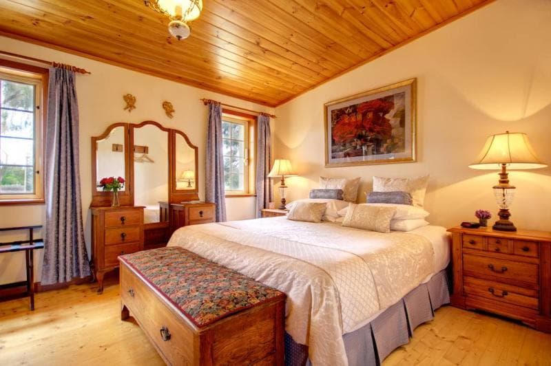 Stonewell Cottages main