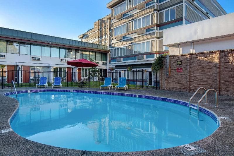 Days Inn by Wyndham Victoria Airport Sidney 3