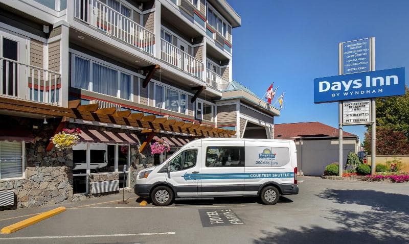 Days Inn by Wyndham Victoria Airport Sidney 5