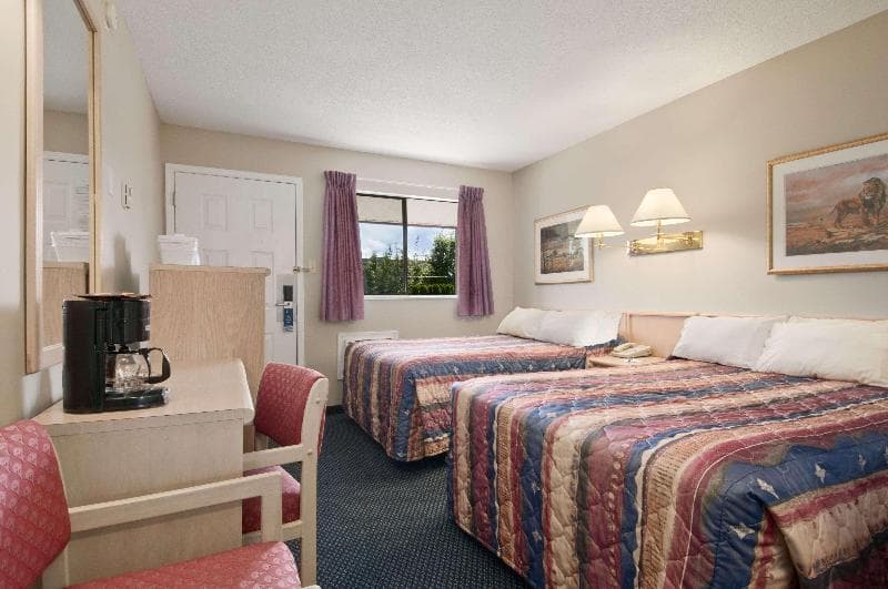 Travelodge By Wyndham Courtenay 4