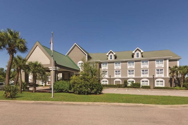Country Inn & Suites by Radisson, Beaufort West, SC 1