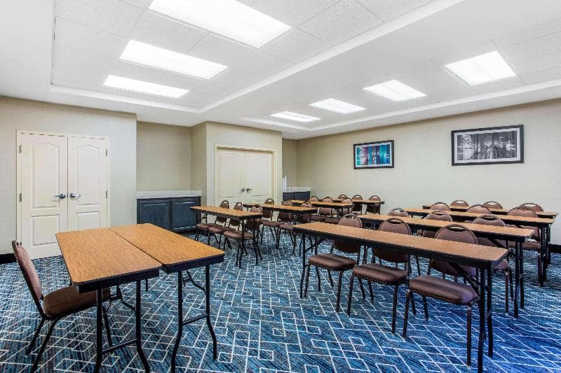 La Quinta by Wyndham Fultondale Birmingham North photo 1