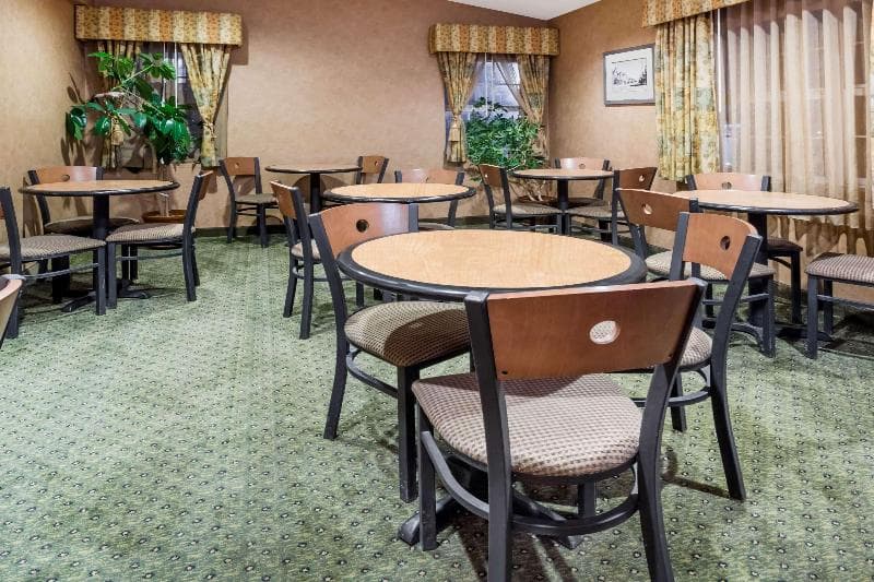 Ramada by Wyndham Frisco 3