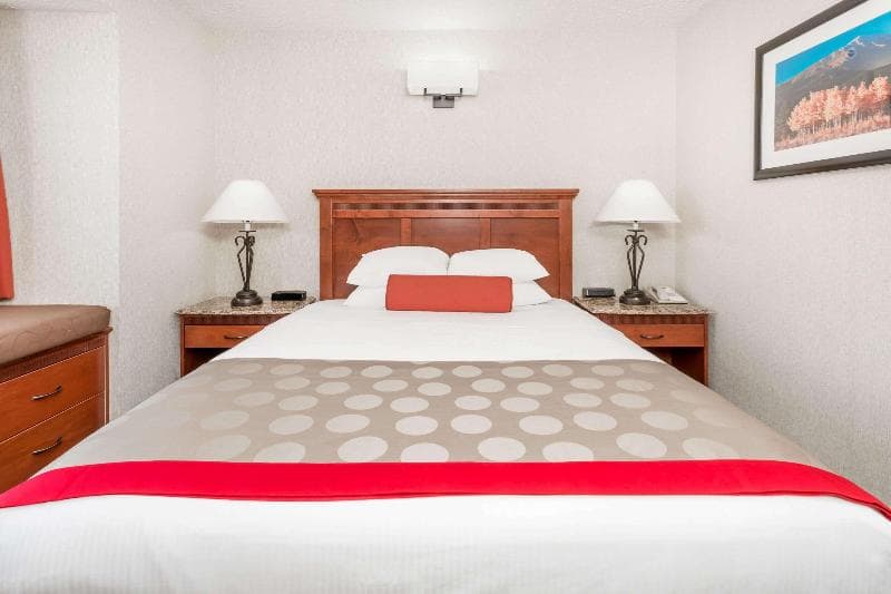 Ramada by Wyndham Frisco 2