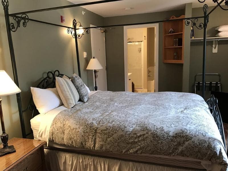 Lady Macdonald Country Inn 3