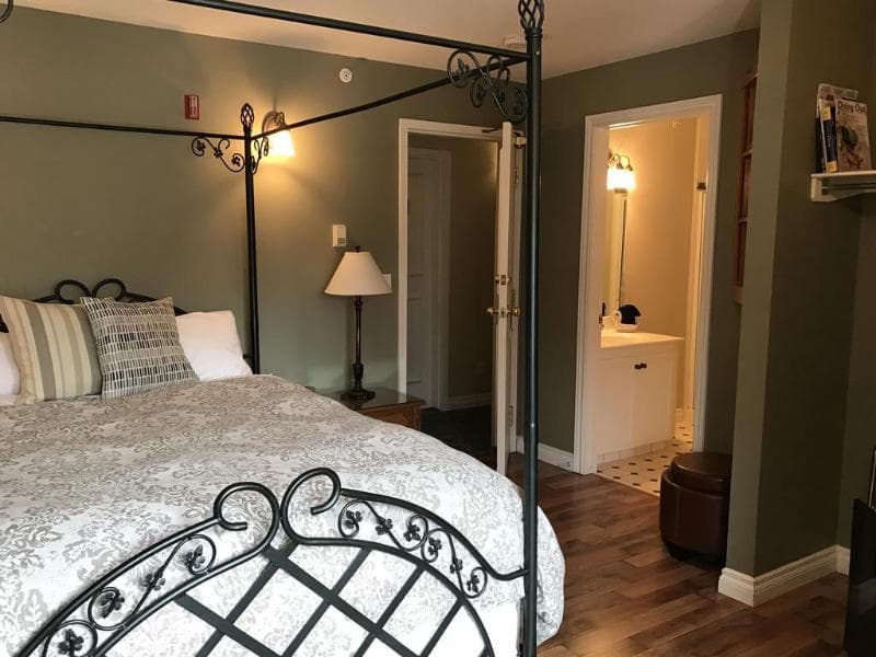 Lady Macdonald Country Inn 4