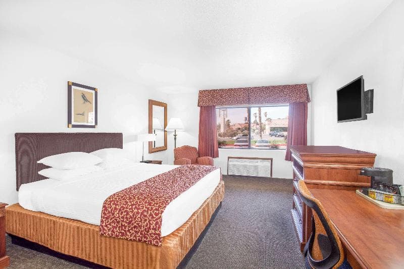 Ramada by Wyndham Barstow photo 1