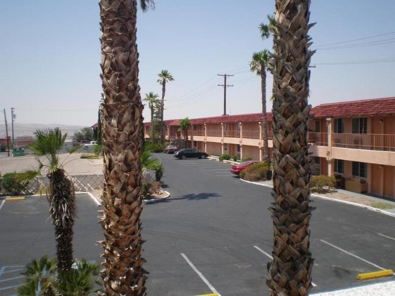 Economy Inn Barstow 5