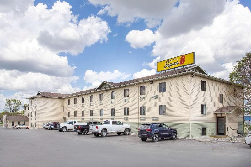 Super 8 by Wyndham Billings 4