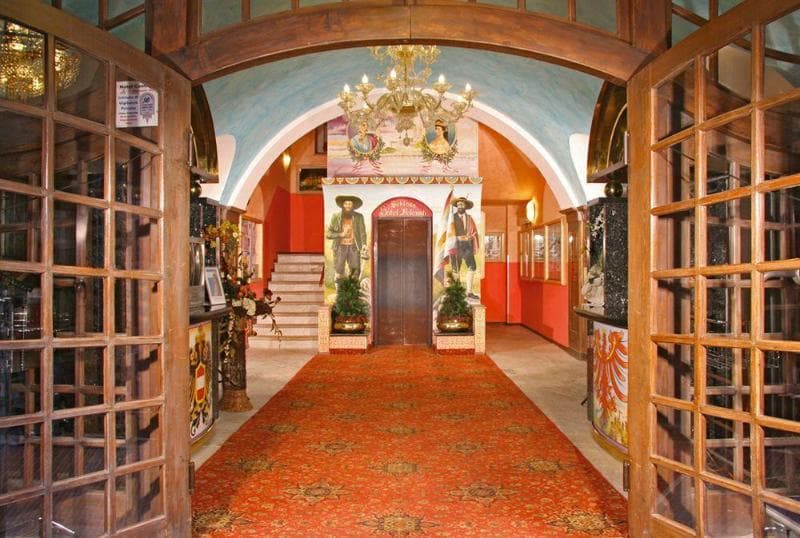 Schloss Hotel & Club Dolomiti Historic 3