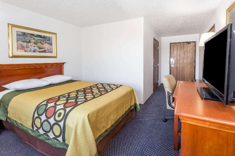 Super 8 By Wyndham Pontiac 4