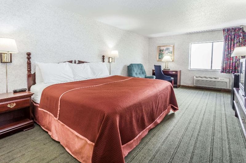 Howard Johnson By Wyndham Manteno photo 1