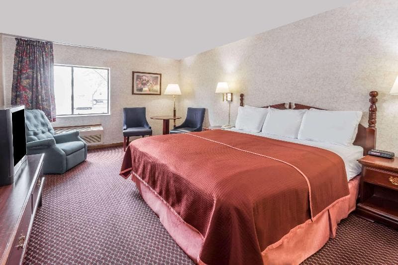 Howard Johnson By Wyndham Manteno 2