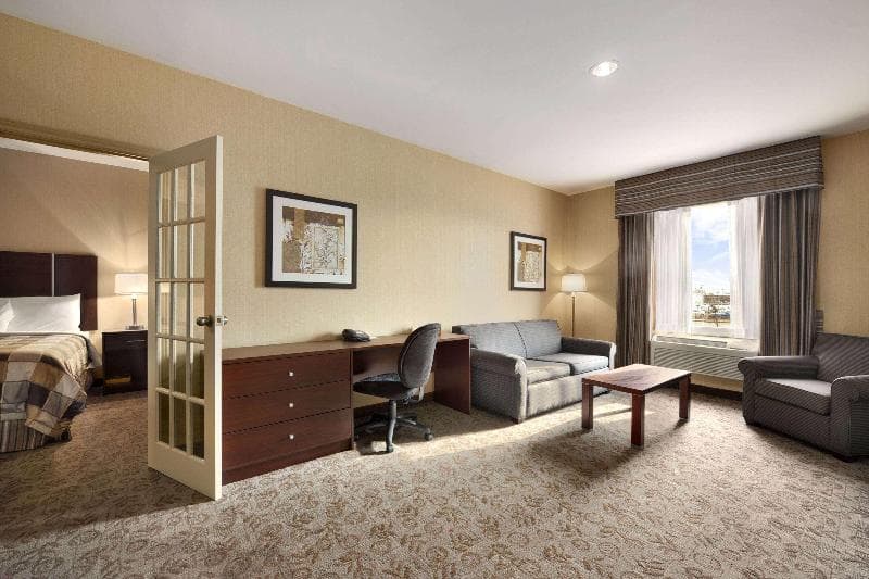 Days Inn by Wyndham Brampton 4