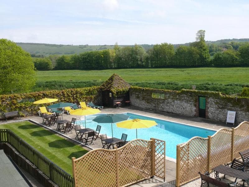 Deans Place Hotel 2