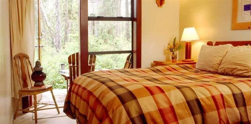 Middle Beach Lodge 3