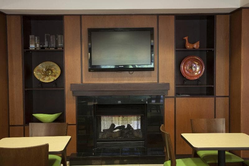 Fairfield Inn And Suites Bedford 3