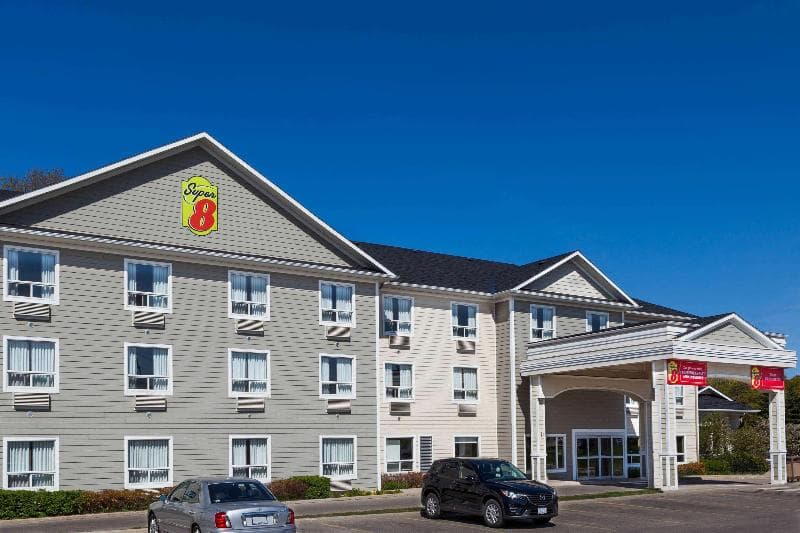 Super 8 by Wyndham Midland 1