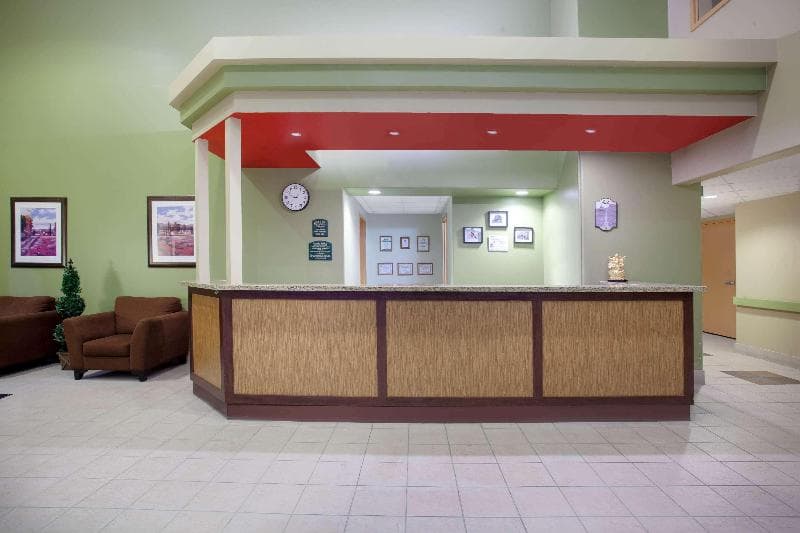 Super 8 by Wyndham Midland 4