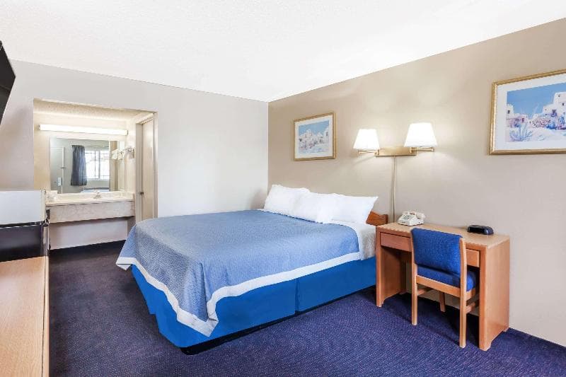Days Inn By Wyndham Barstow 5