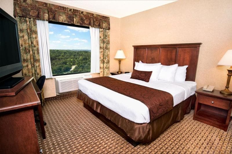 Grand Plaza Hotel & Conference Center 5