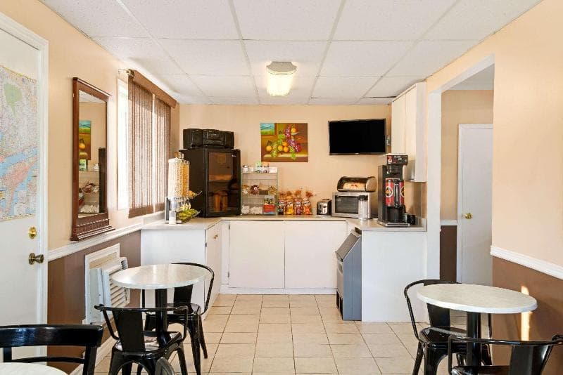 Knights Inn Midland photo 1