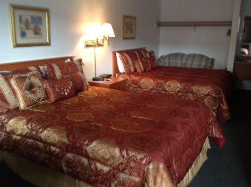 Motel West 3